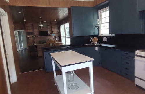 Jefferson House | Charming 1940s Home