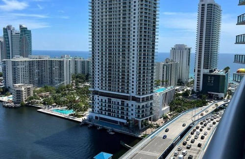 Hallandale Beach Apartment | Charming 1BR Miami Beach Getaway | Heated Pool & Beach Access