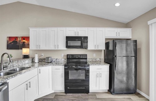 Tampa House | Charming 2/2 Duplex in Ybor - Perfect for Traveling Nurses and Professionals