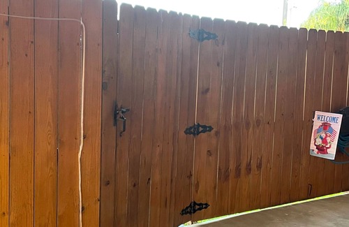 South Padre Island House | Charming 2-bedroom house with WiFi, AC in sunny South Padre Island