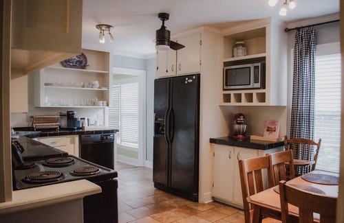 Sayles Blvd. Area House | Charming 2 bed 1 bath, Historic Sayles area, good 4 long stays, spacious,central