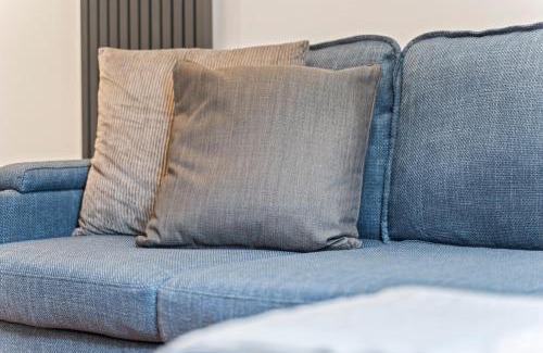 St. Leonard's Apartment | Charming 2-Bed Flat with Garden in London