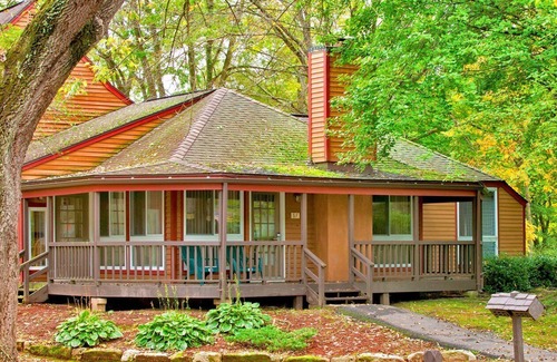 Shawnee On Delaware Villa | Charming 2-bedroom villa in delightful East Stroudsburg with AC