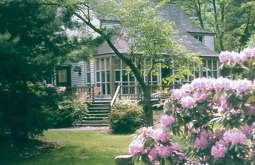 Shawnee On Delaware Villa | Charming 2-bedroom villa in delightful East Stroudsburg with AC