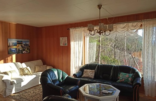 Halsa Municipality House | Charming 2-bedroom house in superb Møre og Romsdal with AC