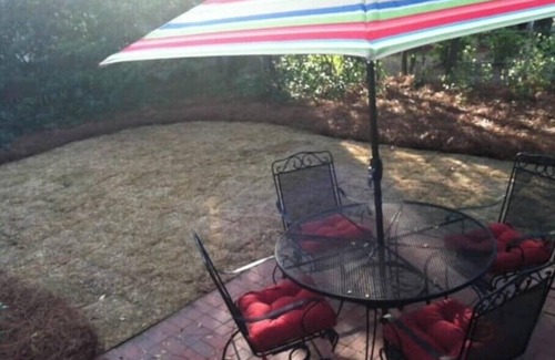 Old Village Cottage | Charming 2-bedroom cottage within walking distance to Cooper River Bridge Run!