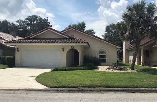 Winter Springs House | Charming 2-bedroom house with AC, WiFi in welcoming Winter Springs
