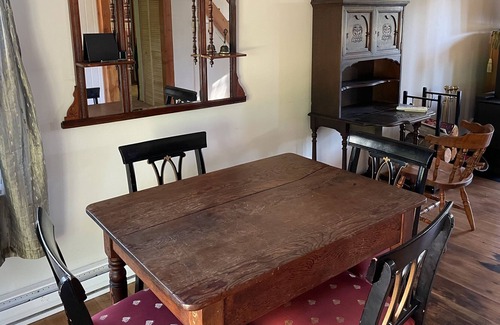 Honeymoon Bay House | Charming 2-bedroom home near lake and town (30 day minimum stay)