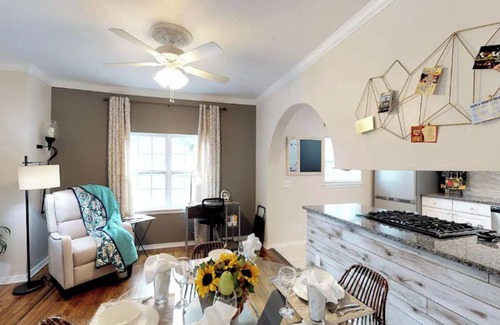 Miller House | Charming 2-bedroom bungalow in OKC by Fairgrounds! WiFi and King Bed!