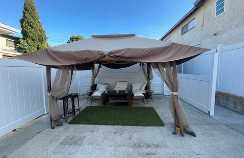 North Redondo House | Charming 2-bedroom house, 1.7miles from Manhattan beach pier with WiFi, AC