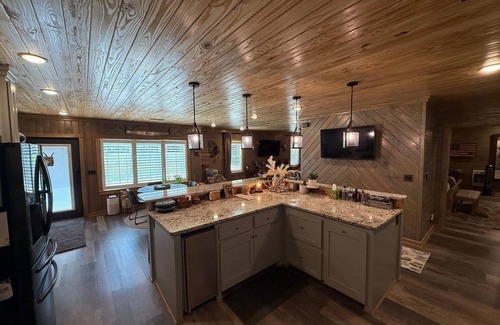 Delta House | Charming 2-bedroom, 2 bath home near hunting and outdoor adventure.