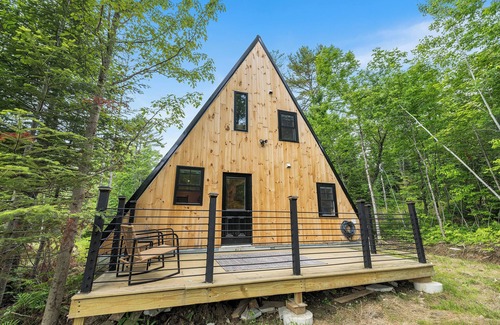 Starks House | Charming 2-bedroom A-frame with AC, WiFi in lovely Starks