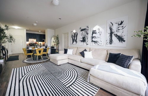 Elizabeth Apartment | Charming 2-bedroom apartment in superb Elizabeth with AC