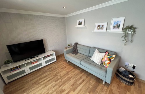 Carretera de la Sierra Apartment | Charming 2-bedroom apartment with AC, WiFi in lovely Granada