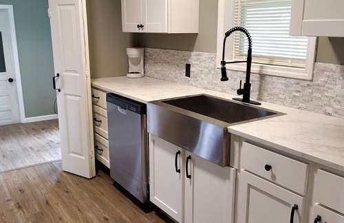 Fair Heights Apartment | Charming 2-bedroom apartment in lovely Tulsa with WiFi, AC