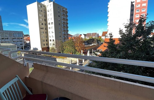 Gyor Apartment | Charming 2-bedroom apartment with WiFi, AC in the center of the fabulous Győr.