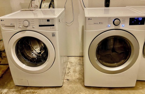 Cheyenne Apartment | Charming 2-bedroom apt just 10 mins from Frontier Park, Cheyenne with AC, WiFi