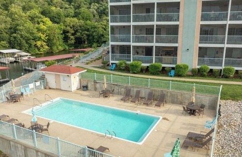 Lake Ozark Condo | Charming 2-bedroom condo in lovely Lake Ozark