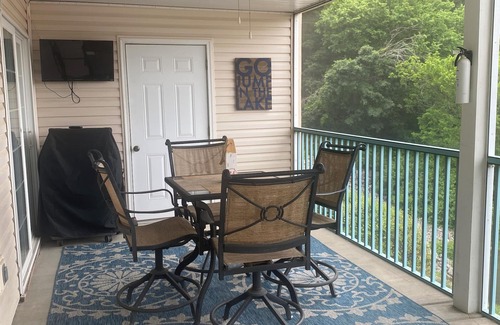 Lake Ozark Condo | Charming 2-bedroom condo in lovely Lake Ozark