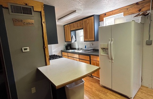 Ellsworth County Cabin | Charming 2-bedroom cabin at Kanopolis Lake