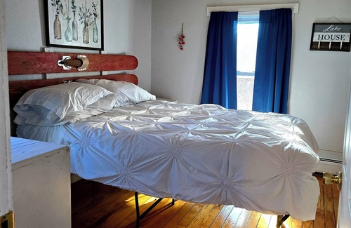 Weirs Beach Condo | Charming 2-bedroom condo with WiFi, AC in delightful weirs beach Laconia