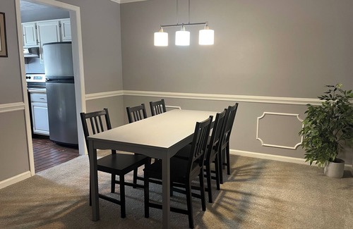 Athens Condo | Charming 2-bedroom condo off Lumpkin
