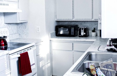 Norman Condo | Charming 2-bedroom condo in pleasant Norman with WiFi, AC