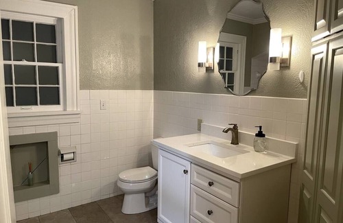 Amarillo Cottage | Charming 2-bedroom cottage in fabulous Amarillo with WiFi, AC