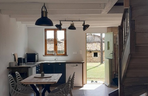 Vieux-Ruffec House | Charming 2-bedroom house in fabulous Vieux-Ruffec with WiFi