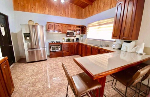 El Tanque House | Charming 2-bedroom house with AC in La Fortuna