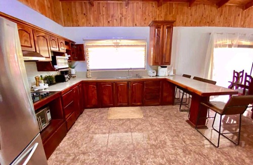 El Tanque House | Charming 2-bedroom house with AC in La Fortuna