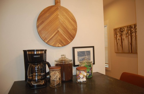 Green Avenue House | Charming 2-bedroom house, walkable to downtown Greenville!