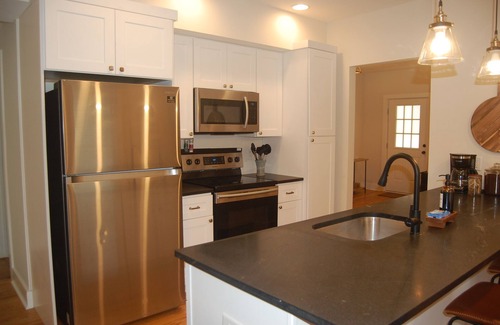 Green Avenue House | Charming 2-bedroom house, walkable to downtown Greenville!