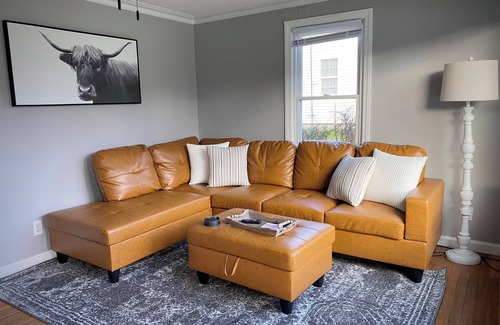 Wilmington House | Charming 2 Bedroom House on Wayne