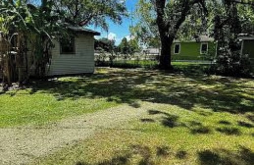 La Marque House | Charming 2-bedroom house in La Marque with AC
