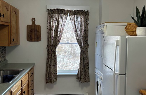 Skowhegan House | Charming 2-bedroom home in Skowhegan - 10% discount for long-term rental-12+mths