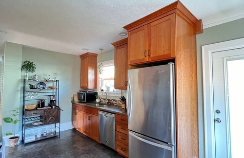 Montavilla House | Charming 2-bedroom house in N. Tabor/Montavilla close to everything!