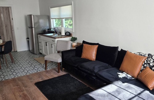 Decatur House | Charming 2-bedroom house