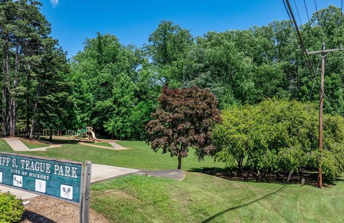 Hickory House | Charming 2-bedroom house in downtown Hickory conveniently located!
