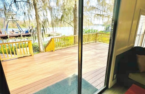 Hollister House | Charming 2-bedroom house on the St John’s River in Palatka with amazing views