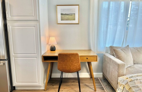 Albany House | Charming 2-bedroom house in Albany with AC, WiFi