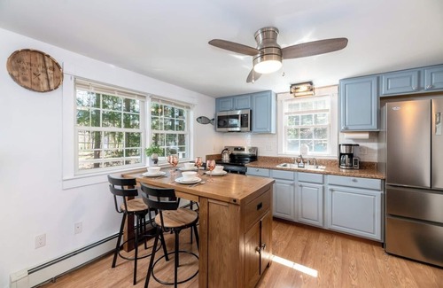 Alton Bay House | Charming 2-bedroom house with WiFi and W/D in Alton Bay-10 min to Gunstock