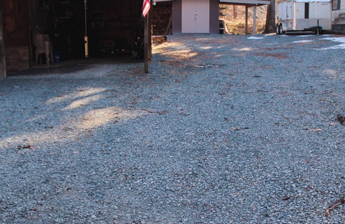 White Mills House | Charming 2-bedroom house with WiFi, AC - 2 minutes from Lake Wallenpaupack
