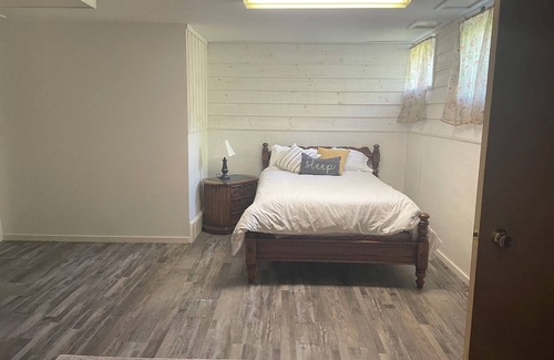 McIndoe Falls Apartment | Charming 2 bedroom in picturesque village