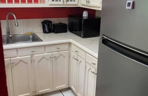 West Gate Hills Apartment | Charming 2-bedroom apartment in wonderful Montego Bay with WiFi, AC