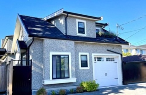 Vancouver South House | Charming 2-Bedroom Laneway House in a Prime Westside Location