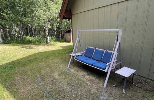 Wasilla Cabin | Charming 2-bedroom + loft cabin in Wasilla with Sauna