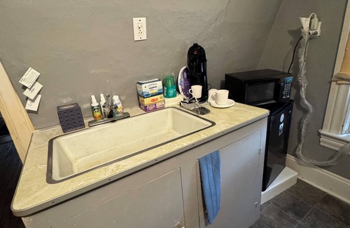 Jackson House | Charming 2-bedroom Private Upstairs Loft in house in enchanting Jackson