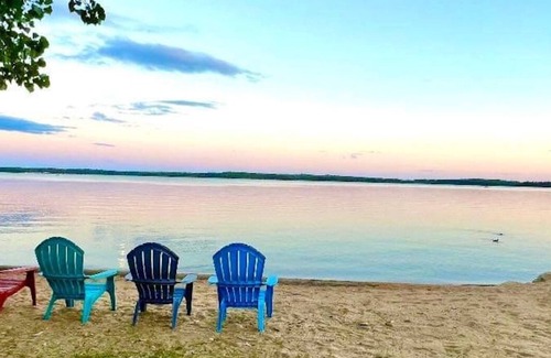 Walker House | Charming 2-bedroom RV on the Beach of Leech Lake!