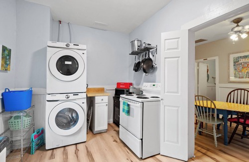 Thunderbolt Cottage | Charming 2-bedroom Shrimper's Cottage Close to Thunderbolt Marina in Savannah